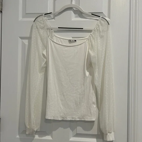 Elegant White Sheer Sleeve Top - Picture 3 of 3
